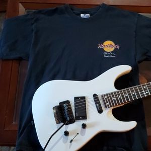 Hard Rock Cafe Belize tee(guitar not included)